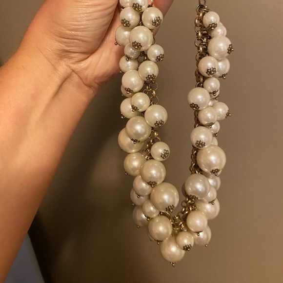 4/$15 Pearl cluster necklace - Picture 4 of 4